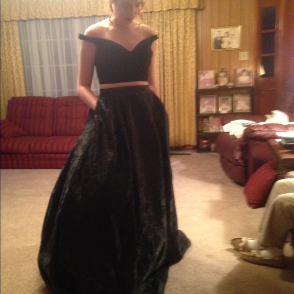 Sherri Hill Prom Dress (Size 6) - Picture 4 of 5